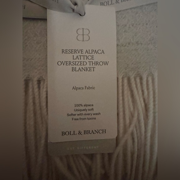 NWT Boll & Branch 100% Alpaca Oversized Throw, 60”x80”, Neutral Color! - Picture 2 of 4